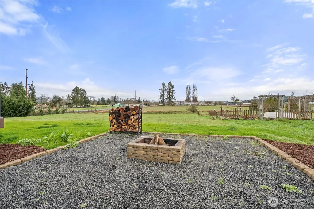 1943 State Route 6 Chehalis WA 98532
