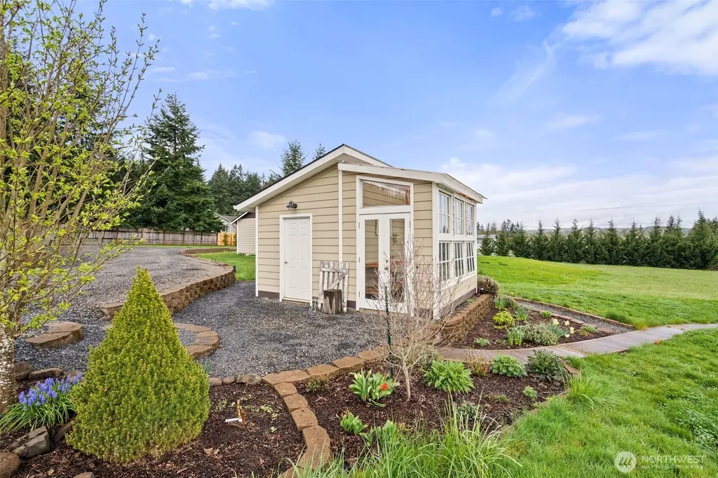 1943 State Route 6 Chehalis WA 98532
