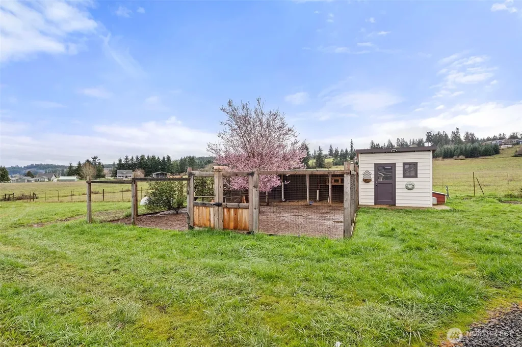 1943 State Route 6 Chehalis WA 98532