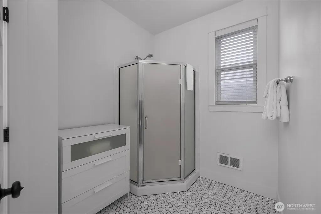 267 Compass Street Pacific Beach WA 98571