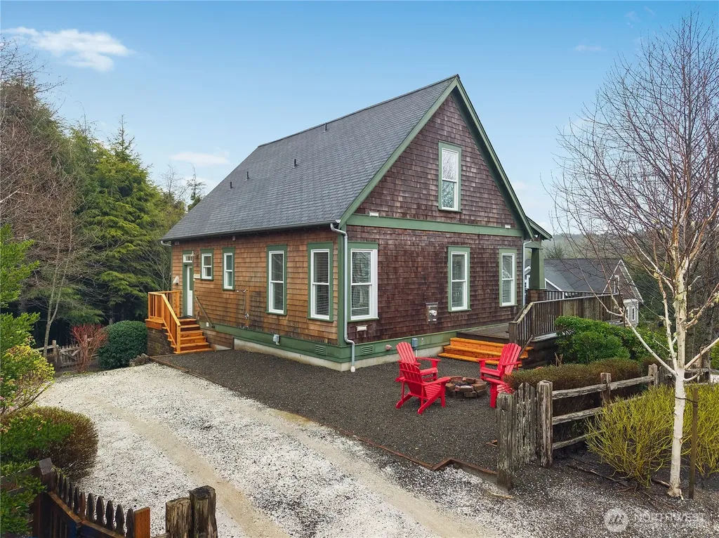 267 Compass Street Pacific Beach WA 98571