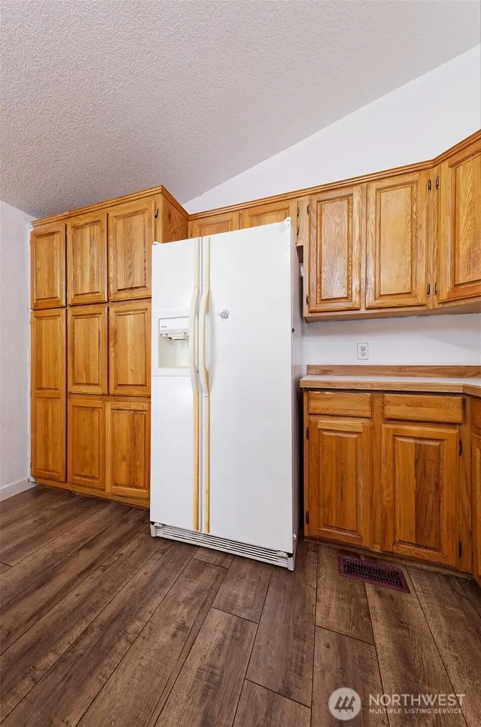 1051 E Crestview Drive Shelton WA 98584