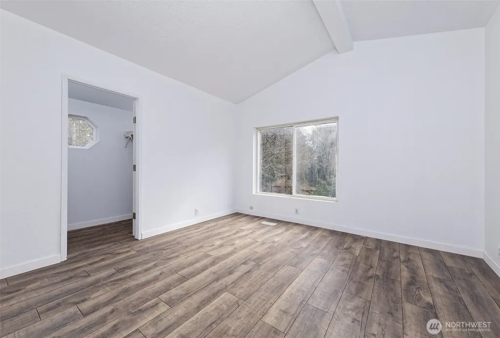 1051 E Crestview Drive Shelton WA 98584