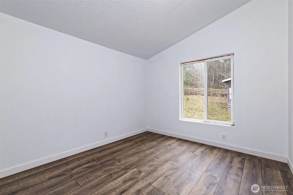 1051 E Crestview Drive Shelton WA 98584