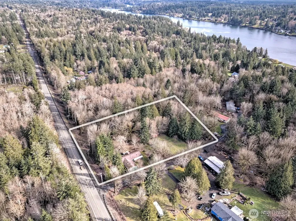 1051 E Crestview Drive Shelton WA 98584