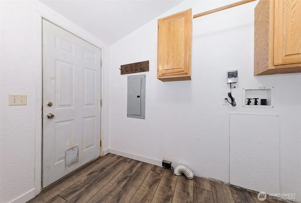 1051 E Crestview Drive Shelton WA 98584