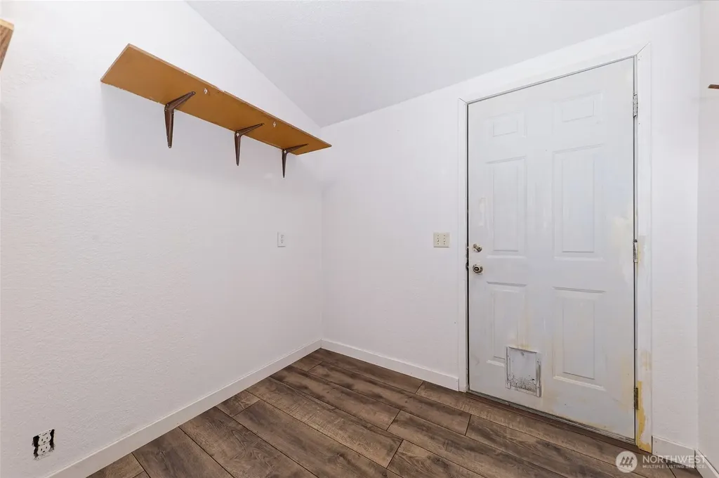 1051 E Crestview Drive Shelton WA 98584