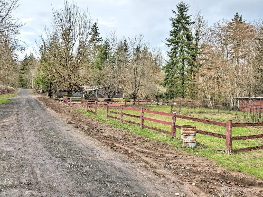 1051 E Crestview Drive Shelton WA 98584