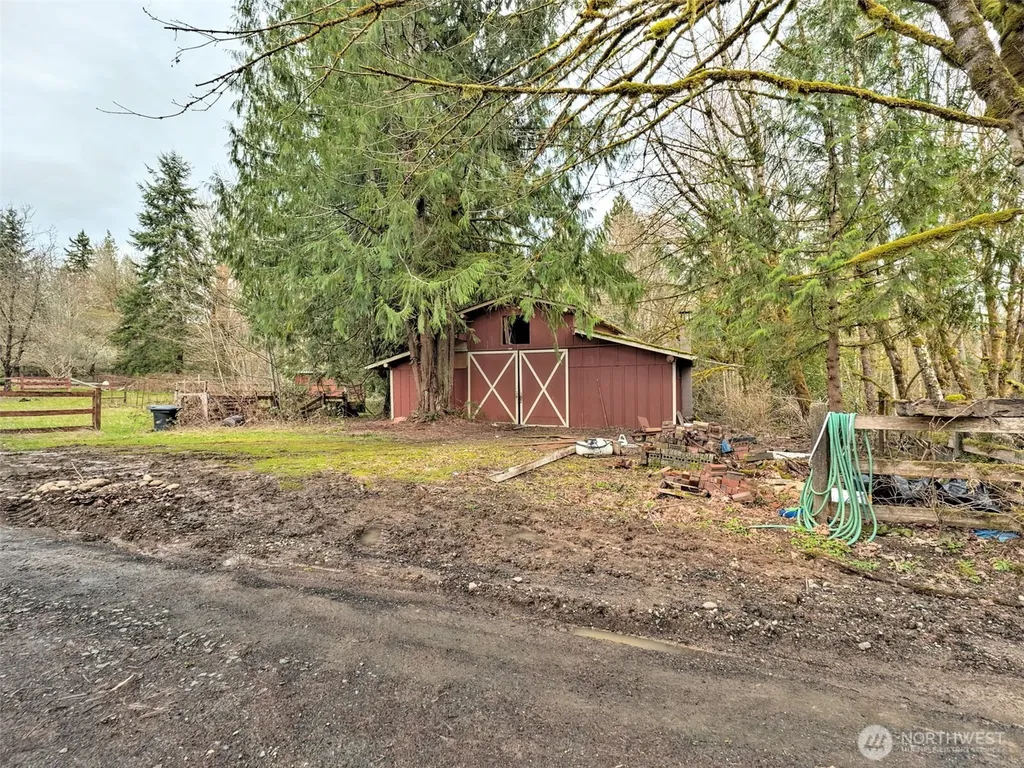 1051 E Crestview Drive Shelton WA 98584