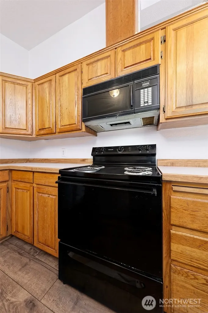 1051 E Crestview Drive Shelton WA 98584