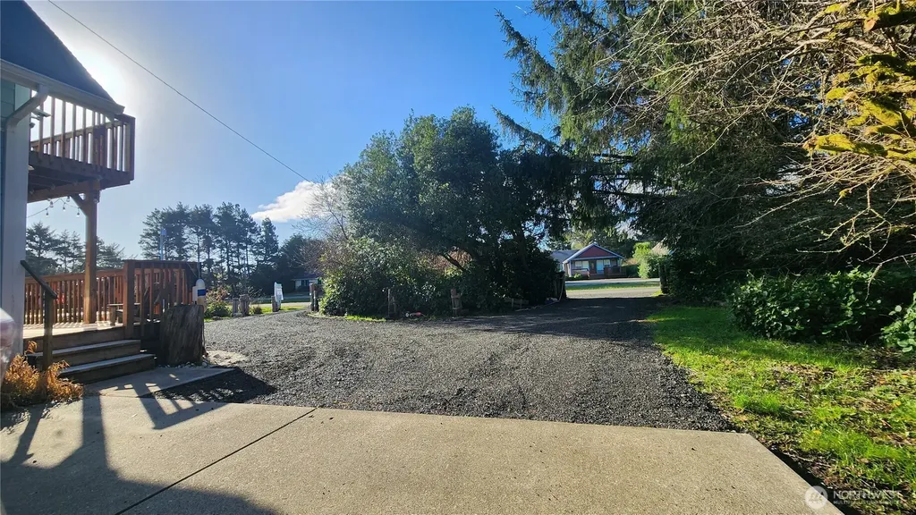 136 Pacific Boulevard NW Ocean Shores WA 98569