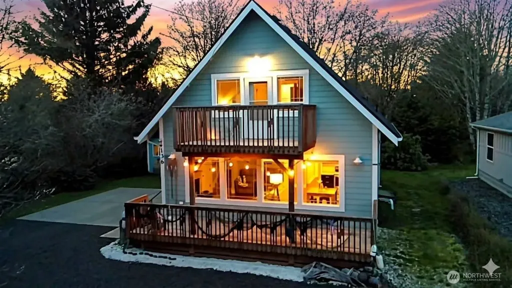 136 Pacific Boulevard NW Ocean Shores WA 98569