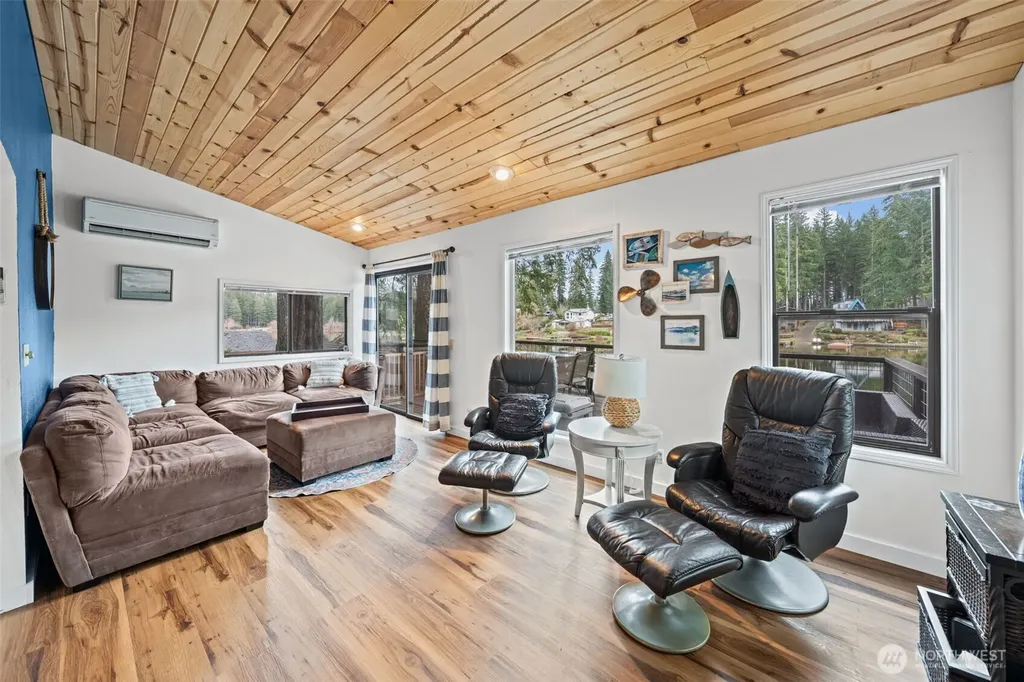 5530 E Mason Lake Drive W Grapeview WA 98546