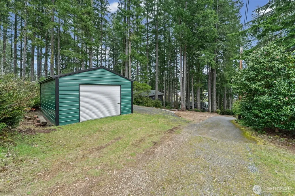 5530 E Mason Lake Drive W Grapeview WA 98546