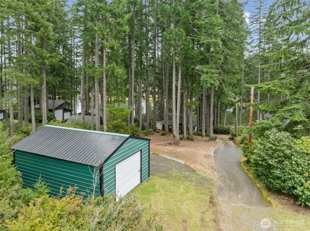5530 E Mason Lake Drive W Grapeview WA 98546