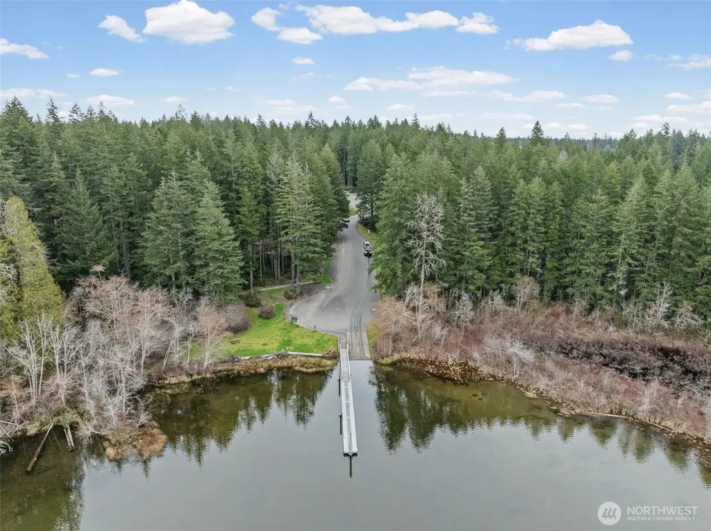 5530 E Mason Lake Drive W Grapeview WA 98546