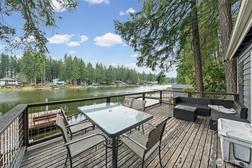 5530 E Mason Lake Drive W Grapeview WA 98546
