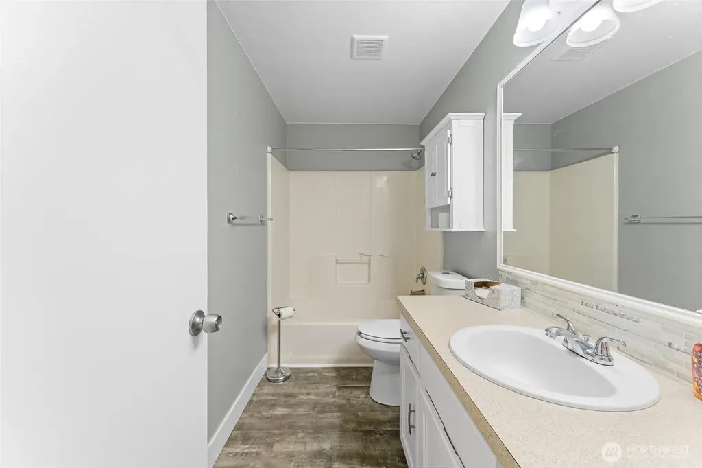 105 Wilshire Way Kelso WA 98626