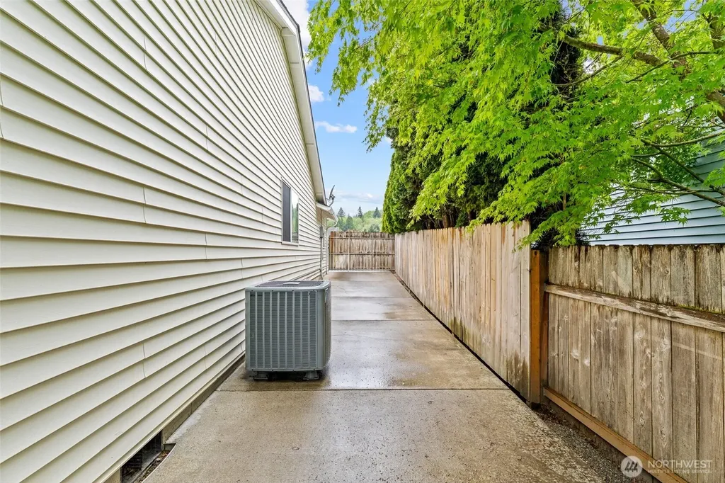 105 Wilshire Way Kelso WA 98626