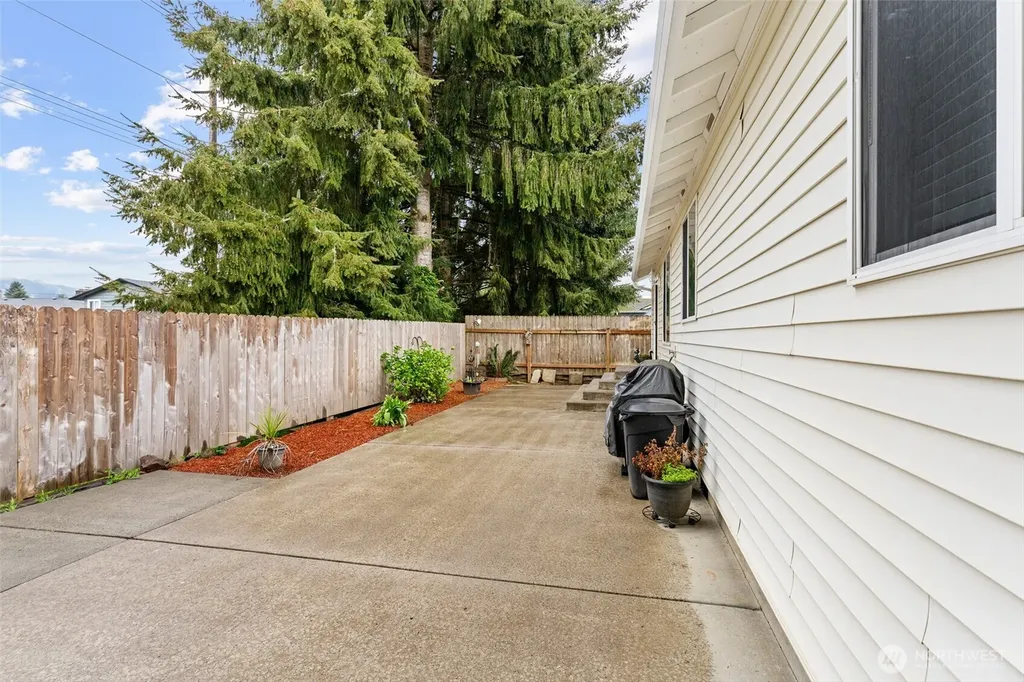 105 Wilshire Way Kelso WA 98626