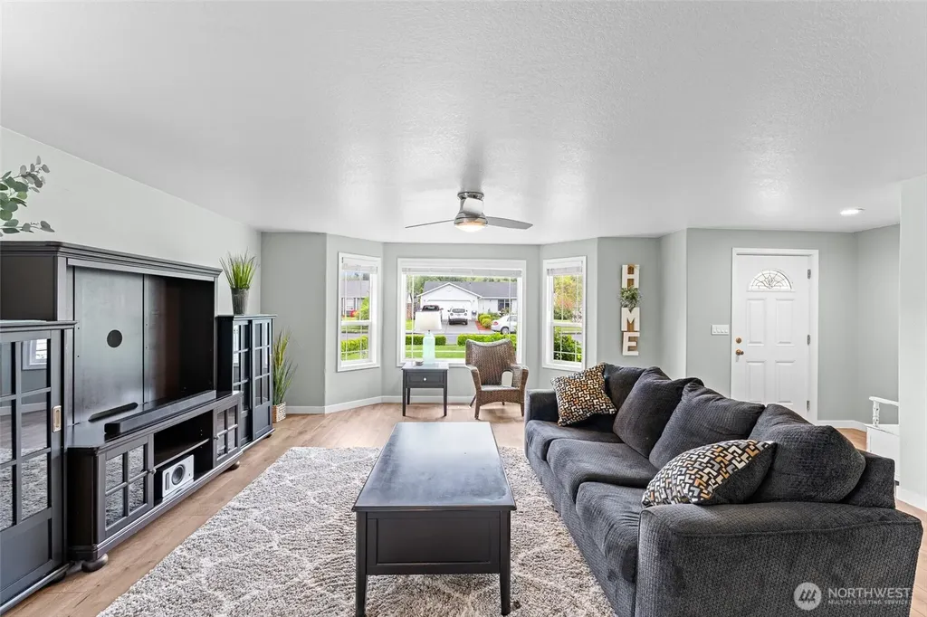 105 Wilshire Way Kelso WA 98626