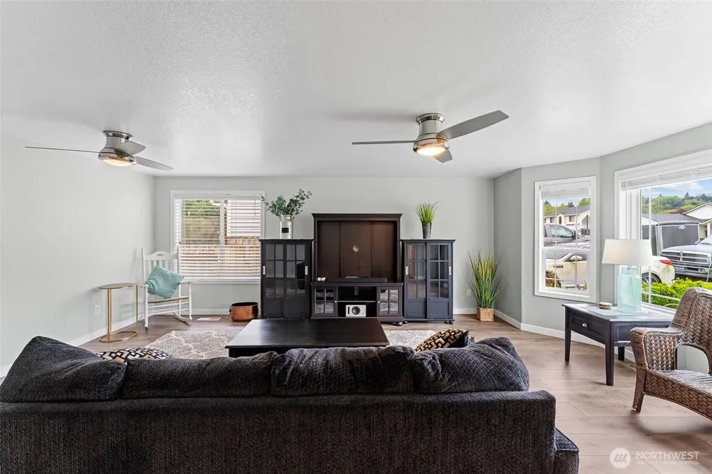 105 Wilshire Way Kelso WA 98626