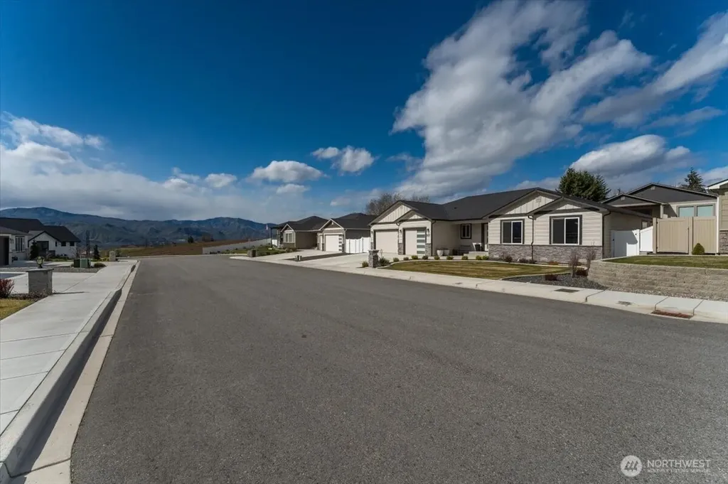 2637 Patriot Way SE East Wenatchee WA 98802