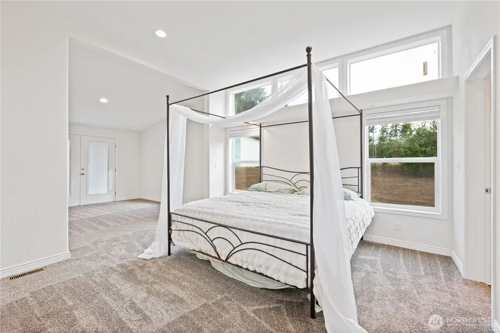 1728 Spirit Lake Highway Castle Rock WA 98611
