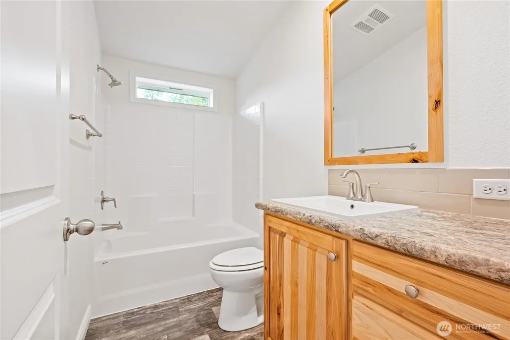 1728 Spirit Lake Highway Castle Rock WA 98611