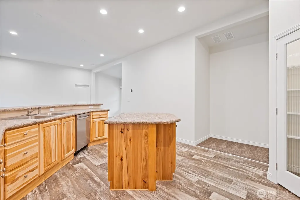 1728 Spirit Lake Highway Castle Rock WA 98611