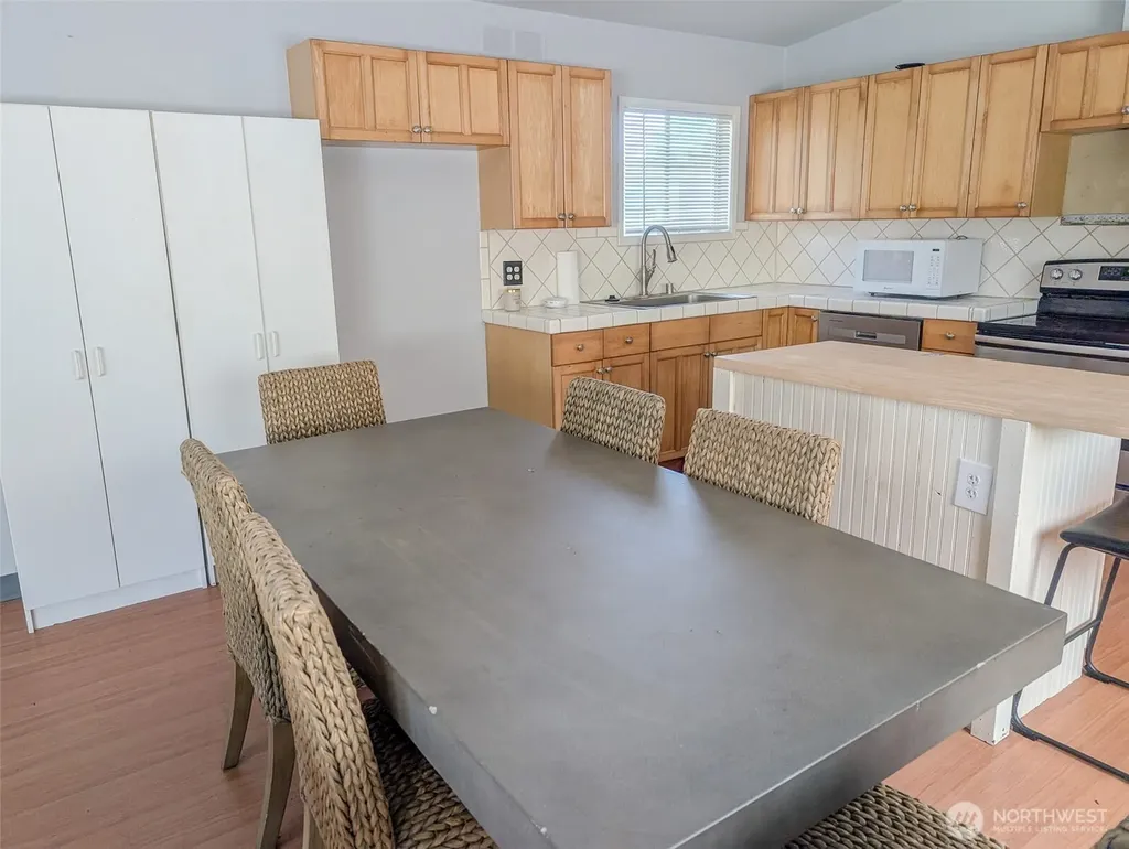 581 Dolphin Avenue NE Ocean Shores WA 98569