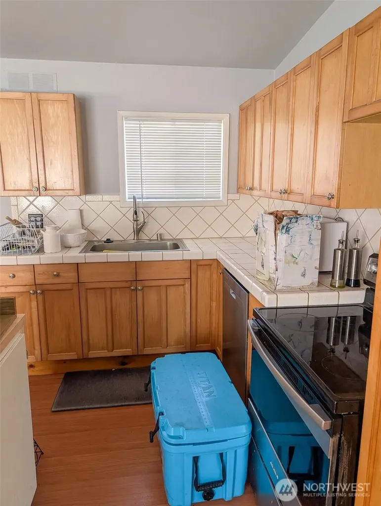581 Dolphin Avenue NE Ocean Shores WA 98569