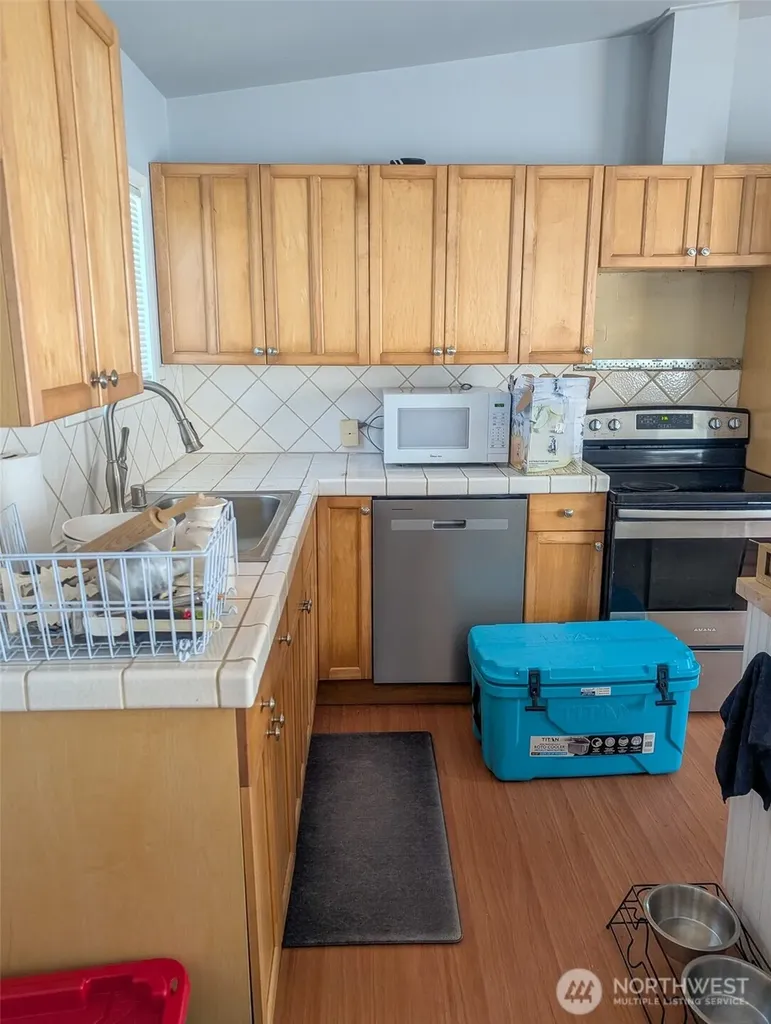 581 Dolphin Avenue NE Ocean Shores WA 98569