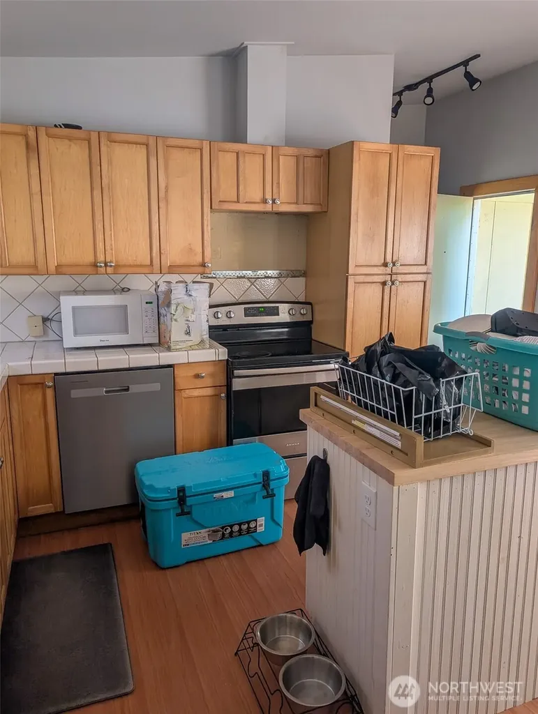 581 Dolphin Avenue NE Ocean Shores WA 98569