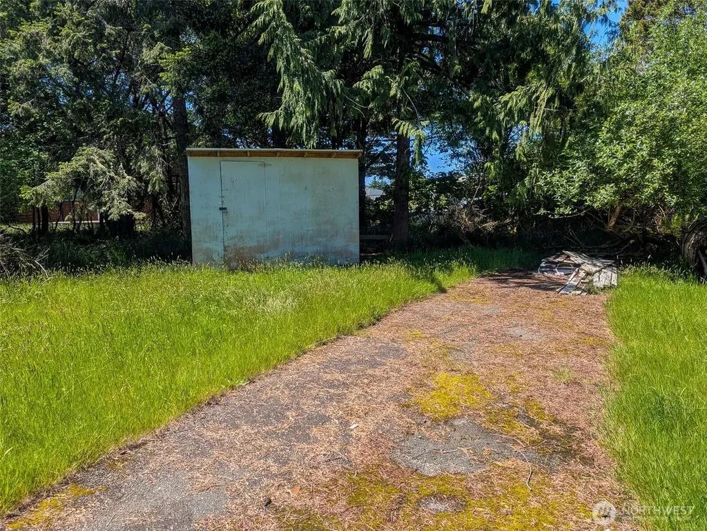 581 Dolphin Avenue NE Ocean Shores WA 98569