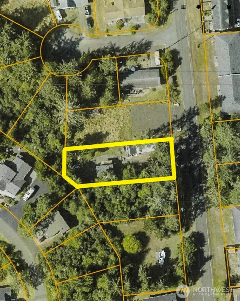581 Dolphin Avenue NE Ocean Shores WA 98569