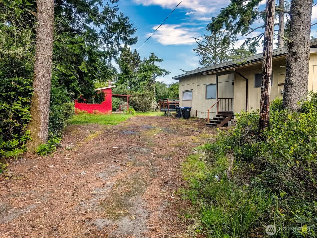 581 Dolphin Avenue NE Ocean Shores WA 98569