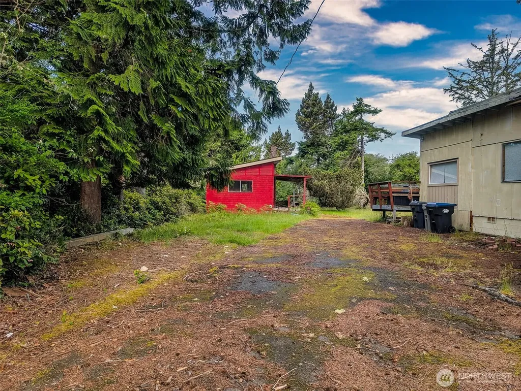 581 Dolphin Avenue NE Ocean Shores WA 98569