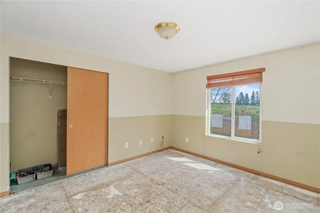 320 S 4th Street Elma WA 98541