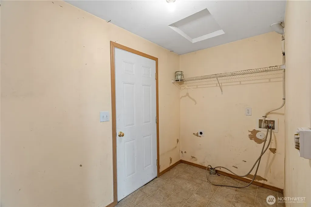 320 S 4th Street Elma WA 98541