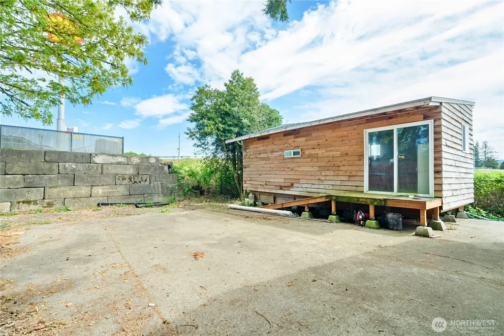 320 S 4th Street Elma WA 98541