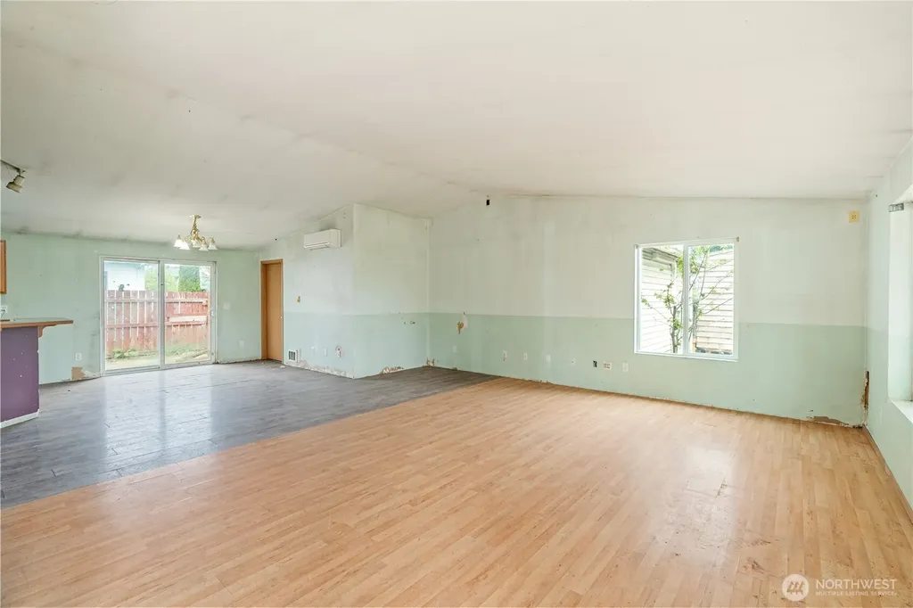 320 S 4th Street Elma WA 98541