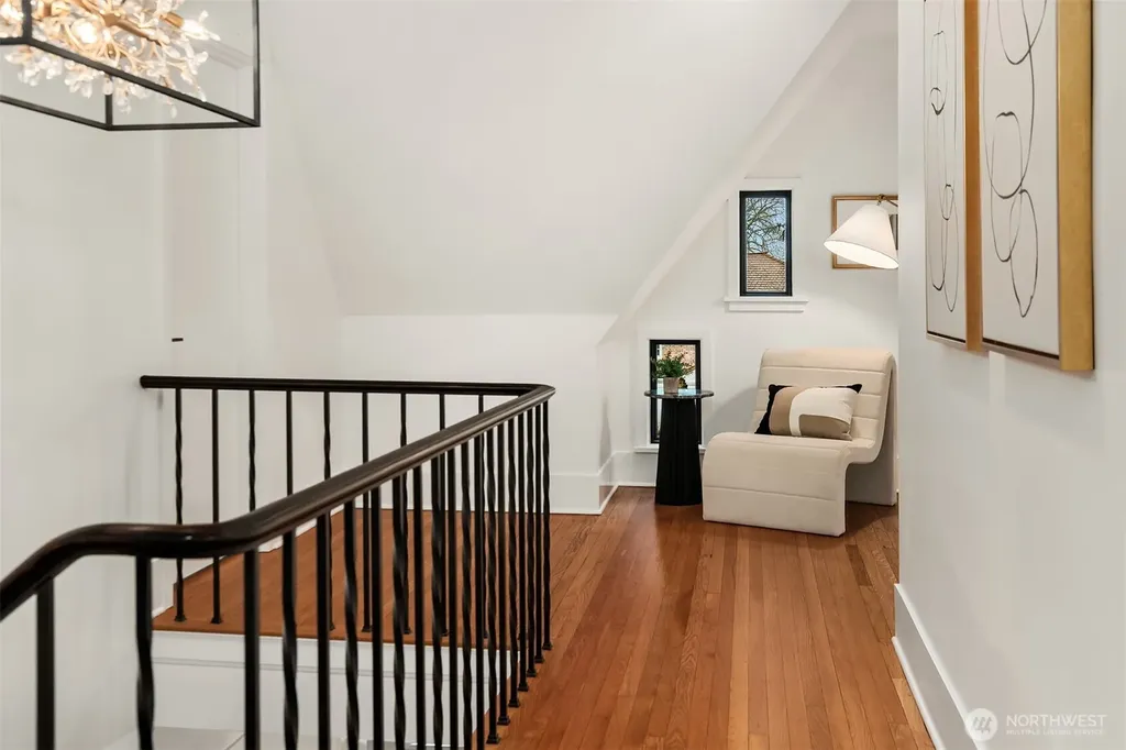 1111 37th Avenue E Seattle WA 98112