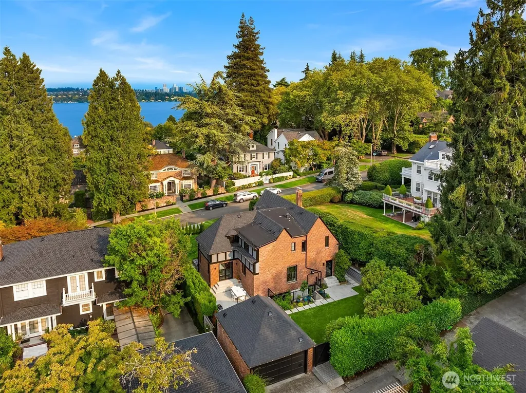 1111 37th Avenue E Seattle WA 98112