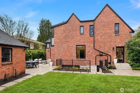 1111 37th Avenue E Seattle WA 98112