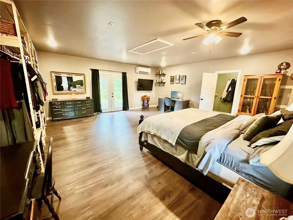 970 N Colony Surf Drive Lilliwaup WA 98555
