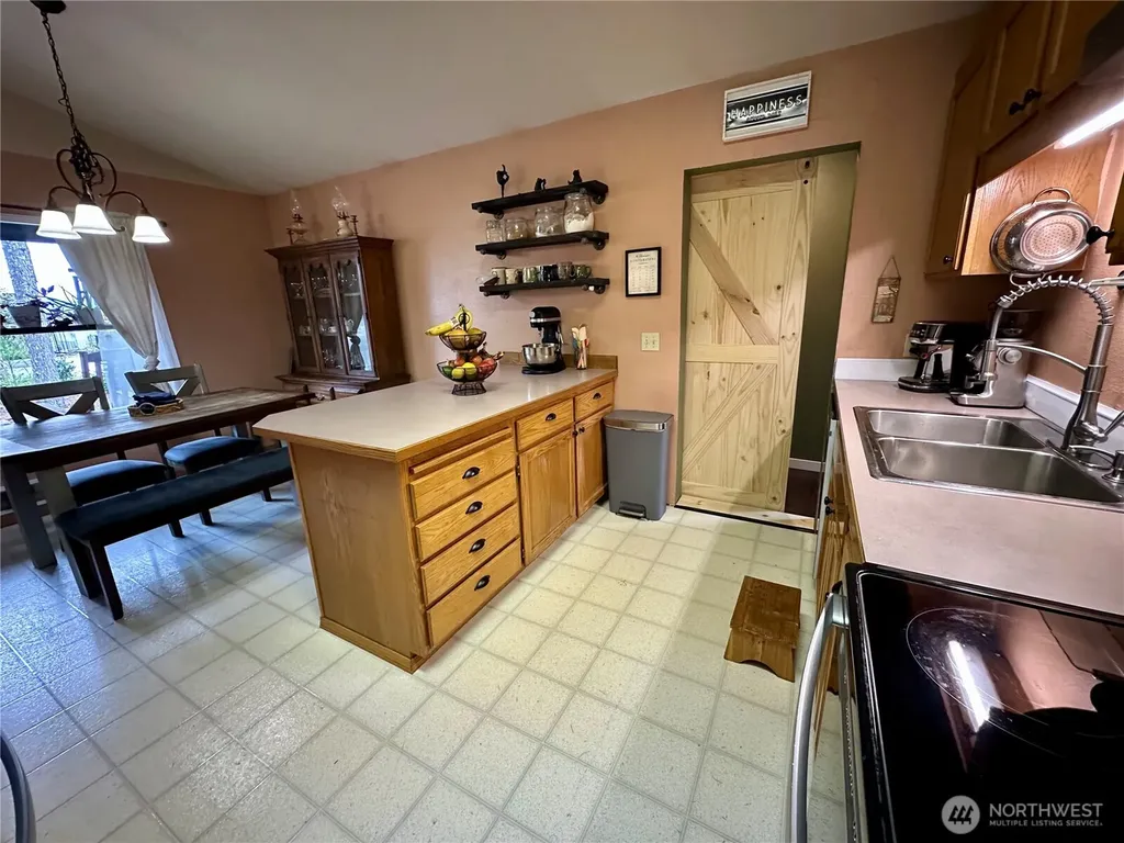 970 N Colony Surf Drive Lilliwaup WA 98555