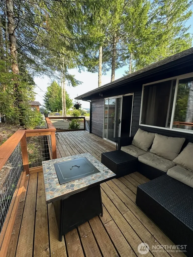 970 N Colony Surf Drive Lilliwaup WA 98555