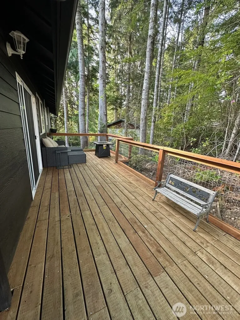 970 N Colony Surf Drive Lilliwaup WA 98555