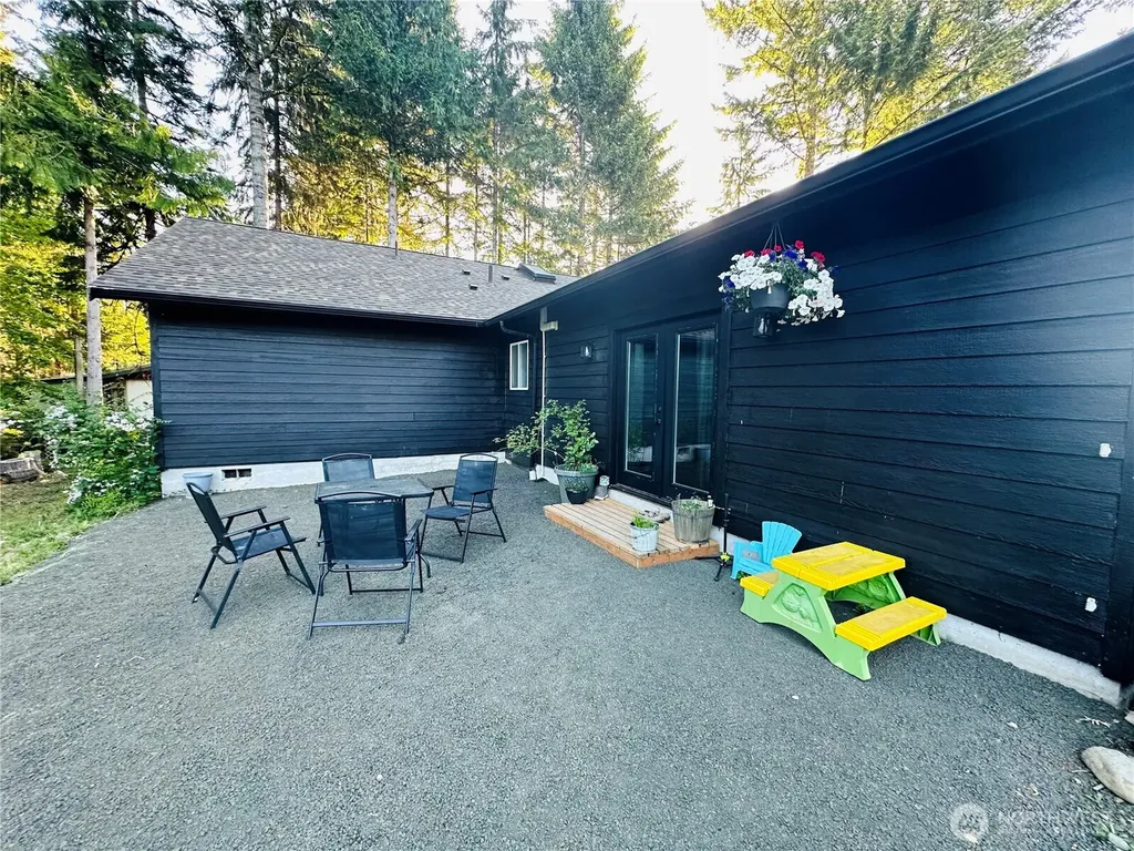 970 N Colony Surf Drive Lilliwaup WA 98555